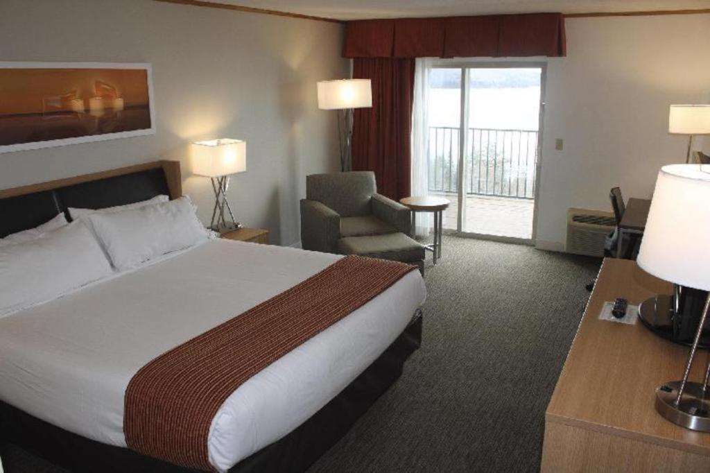 Holiday Inn Express Munising-Lakeview Hotel By Ihg Eksteriør bilde
