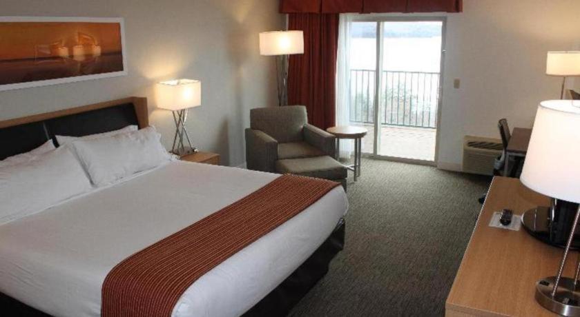 Holiday Inn Express Munising-Lakeview Hotel By Ihg Eksteriør bilde
